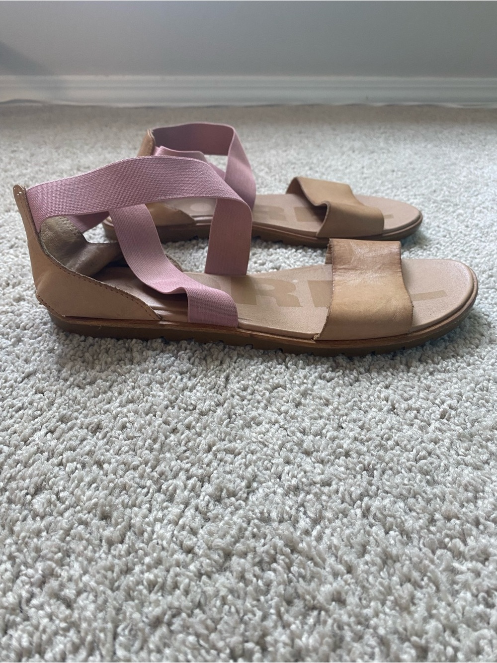 Sorel Women's Tan Sandals with Pink Elastic Cross-Straps | Ella II